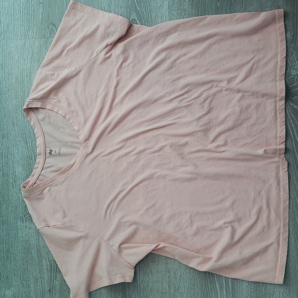 Short sleeve tee